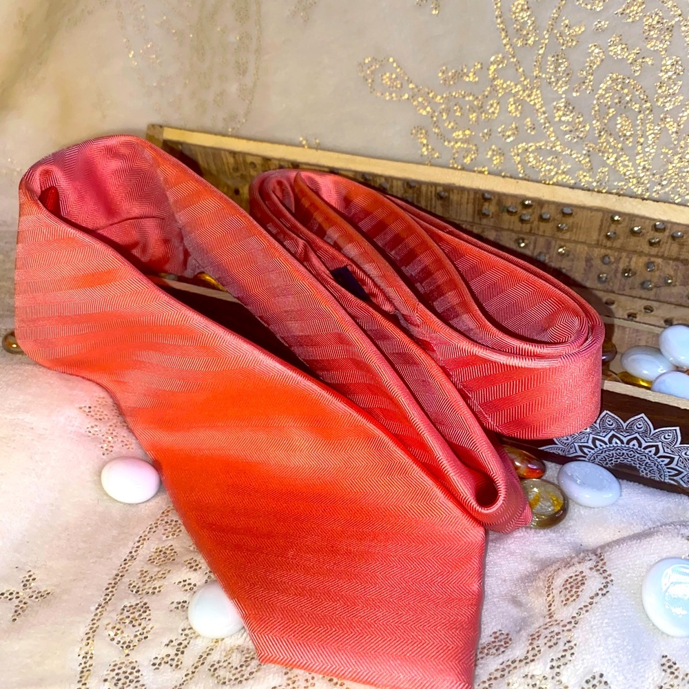 Beautiful chaps peach tie!